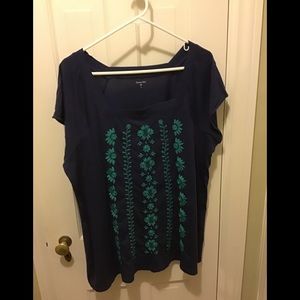 Garnet Hill navy embroidered tee xl